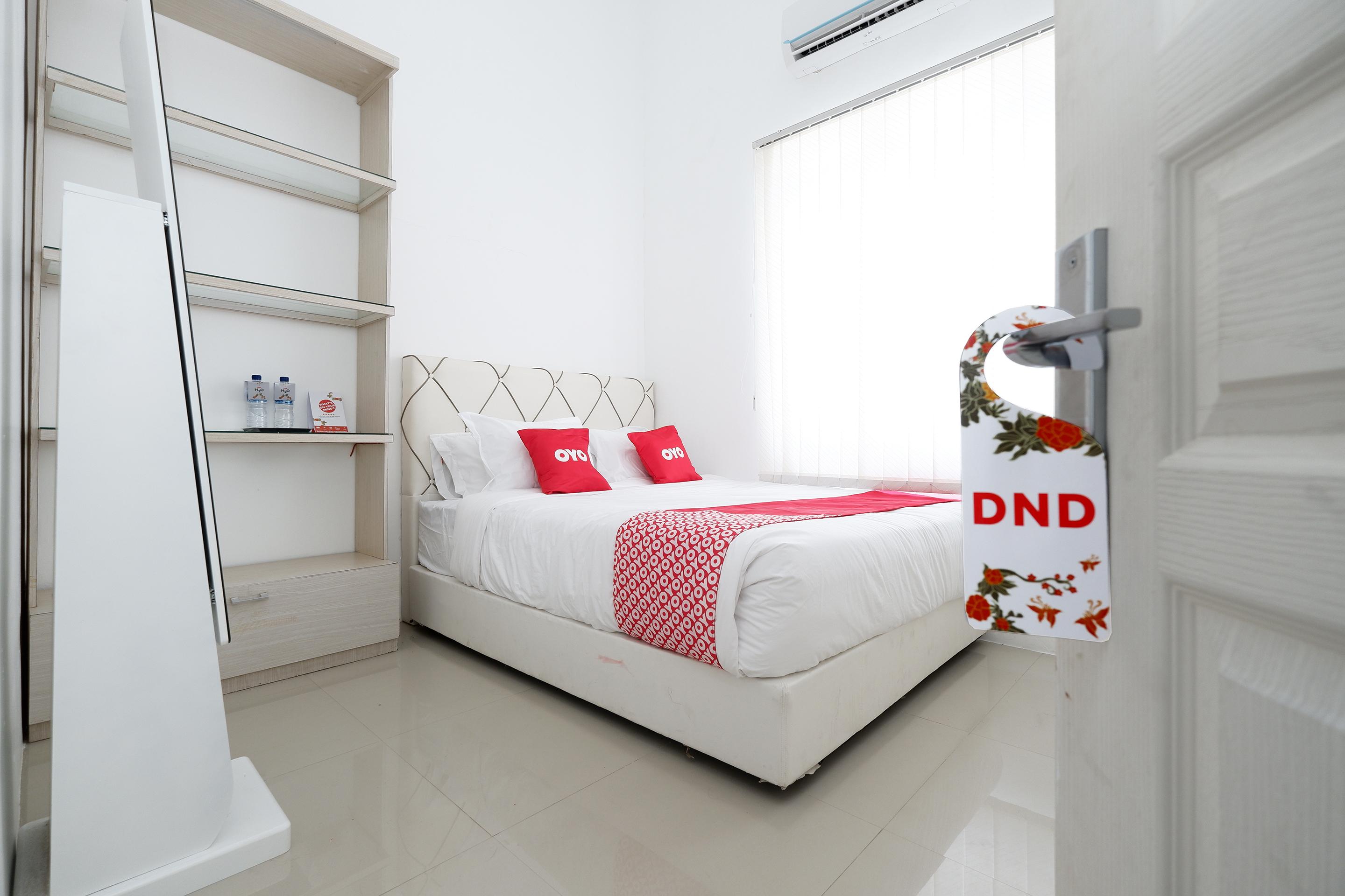 Griya Rw Family Guest House Redpartner Surakarta  Luaran gambar