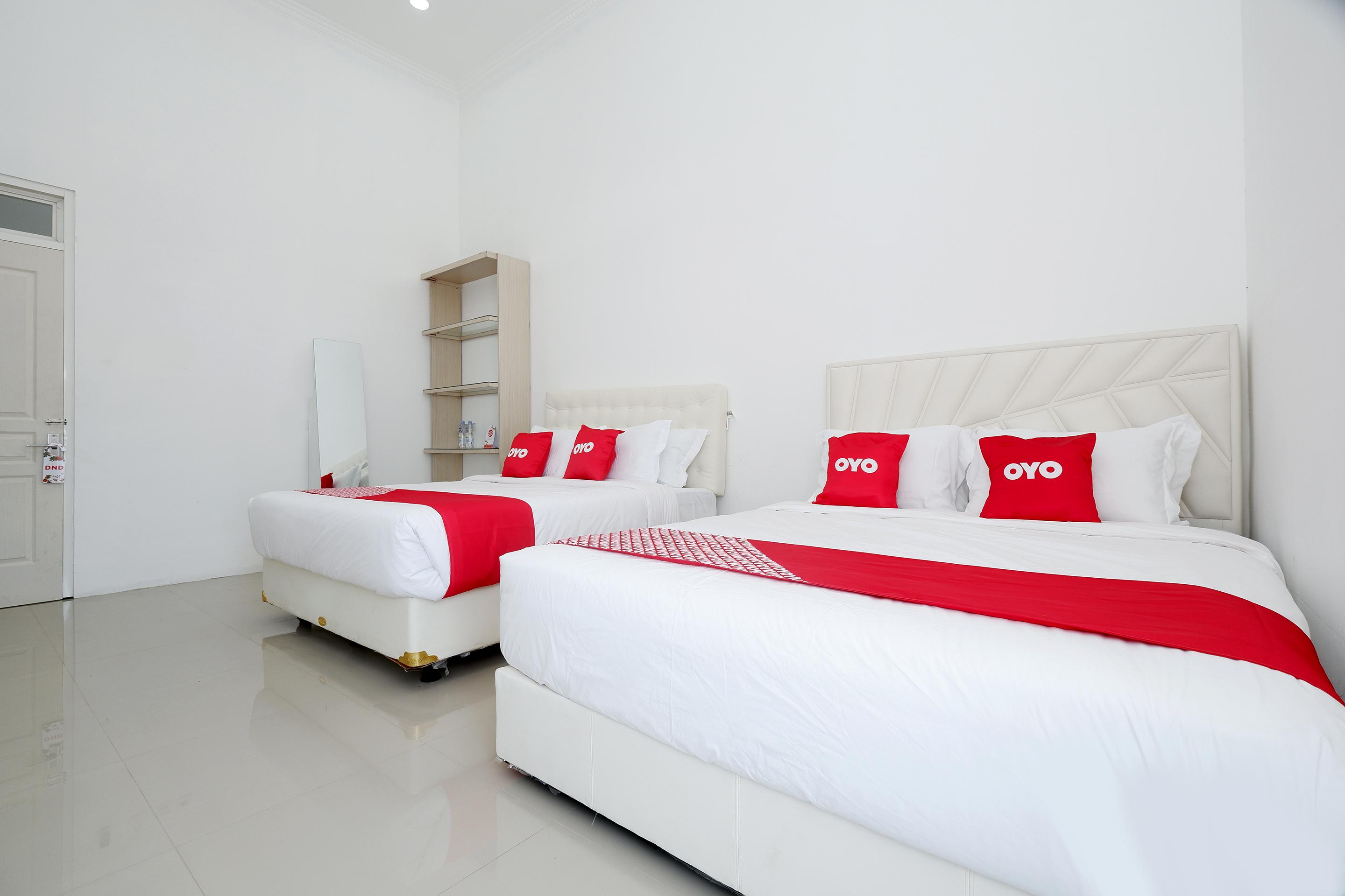 Griya Rw Family Guest House Redpartner Surakarta  Luaran gambar