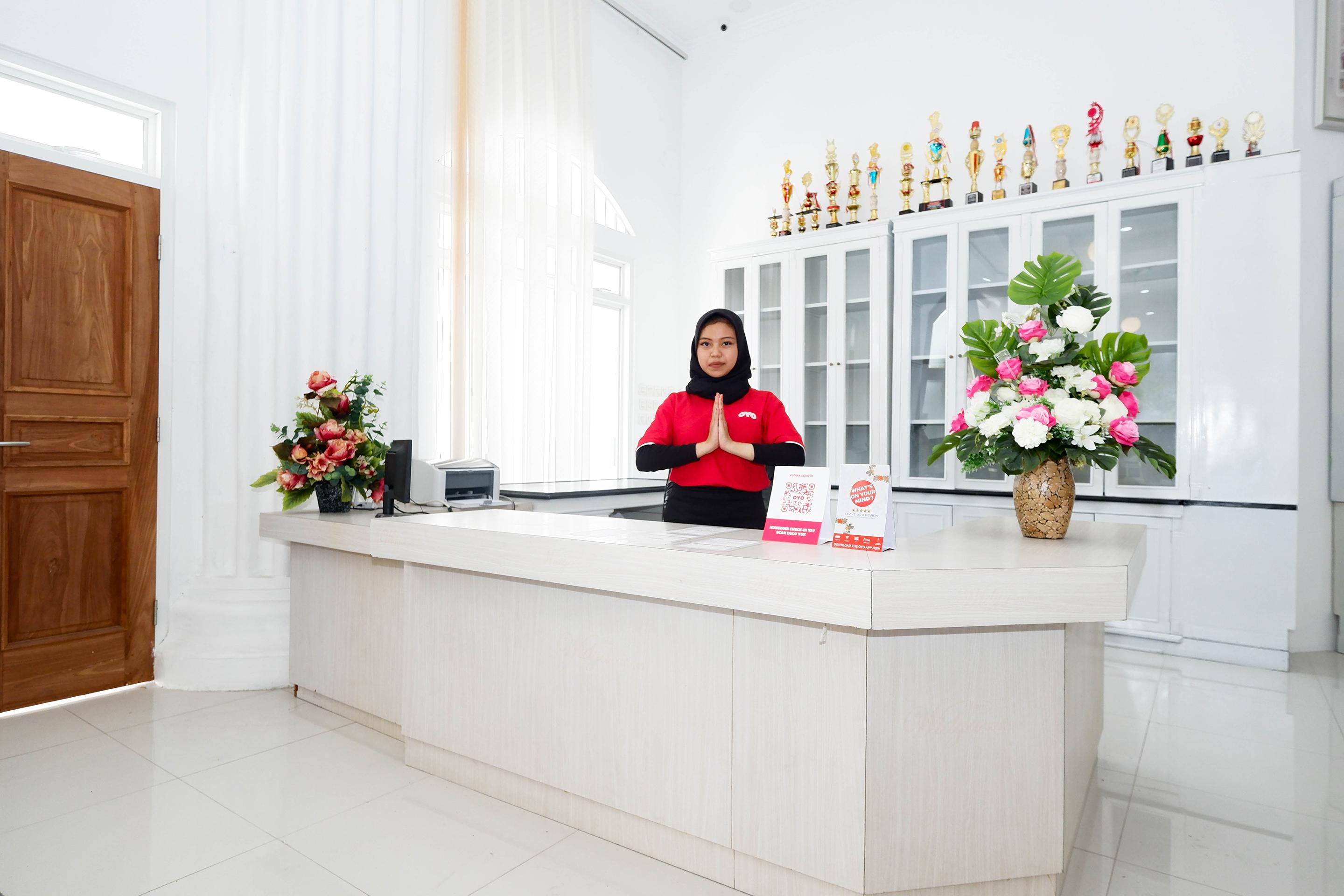 Griya Rw Family Guest House Redpartner Surakarta  Luaran gambar